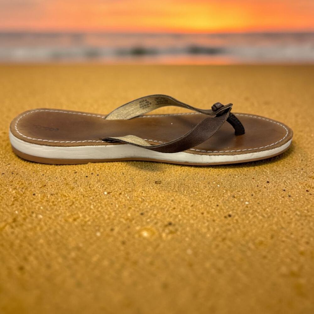 OluKai Nohie Leather Thong Flip Flop Sandals Womens Size 9 Brown Beige Coastal